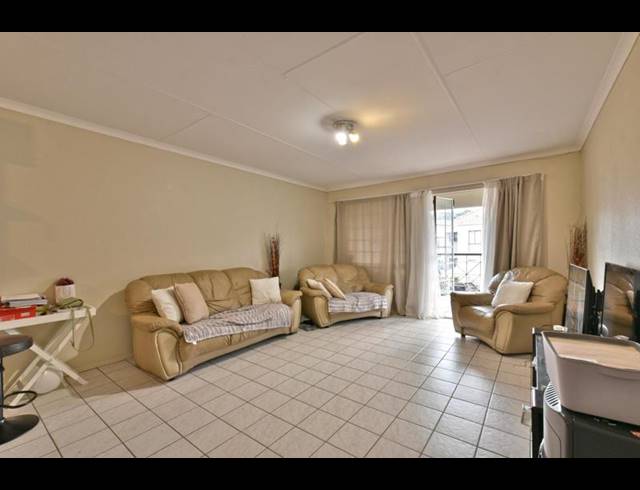 2 BEDROOM APARTMENT FOR SALE IN OAKDENE